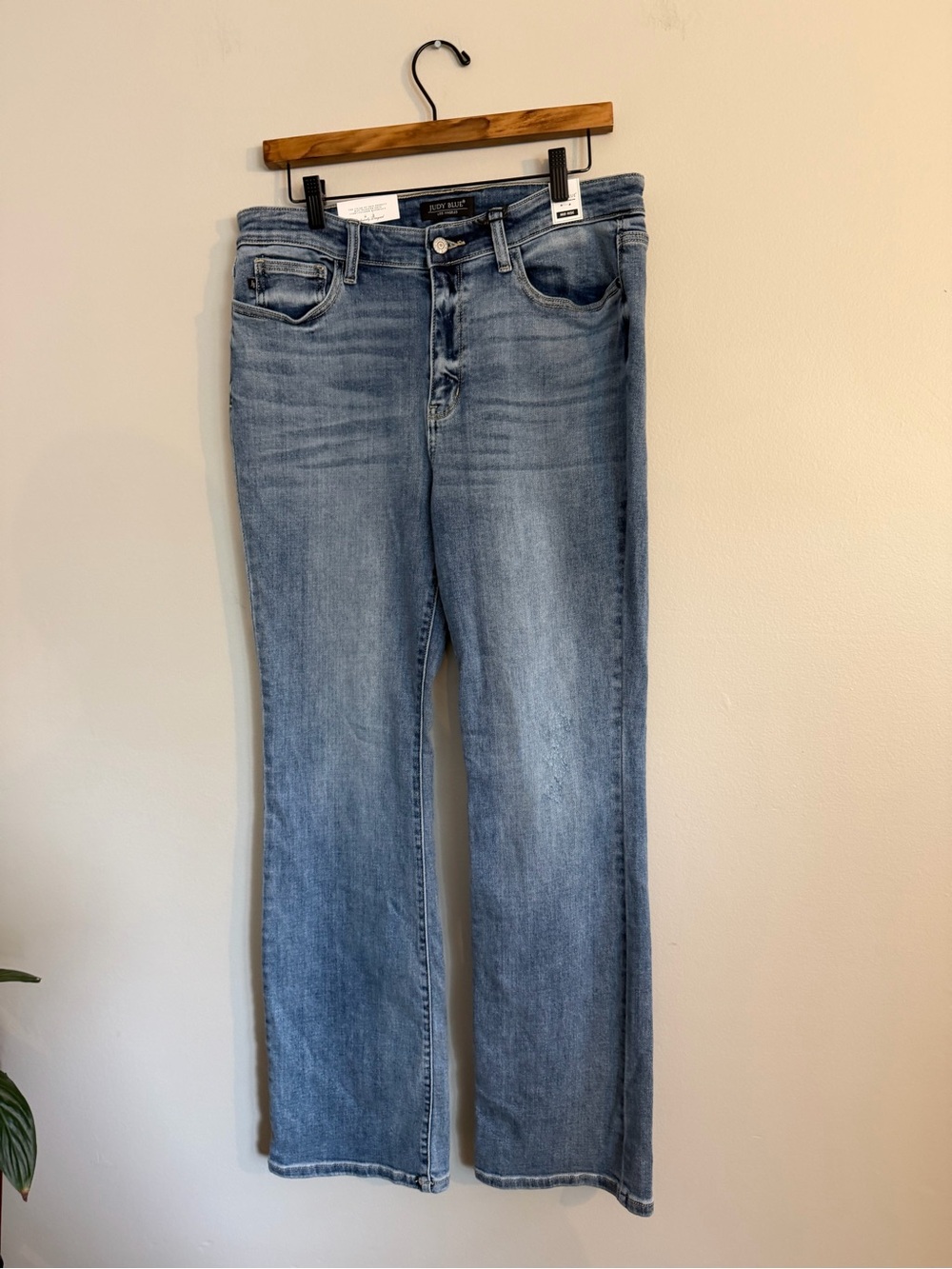 Judy Blue Jeans Women Size 15/32 Mid Rise Bootcut Light Wash Stretch NWT JB82337
